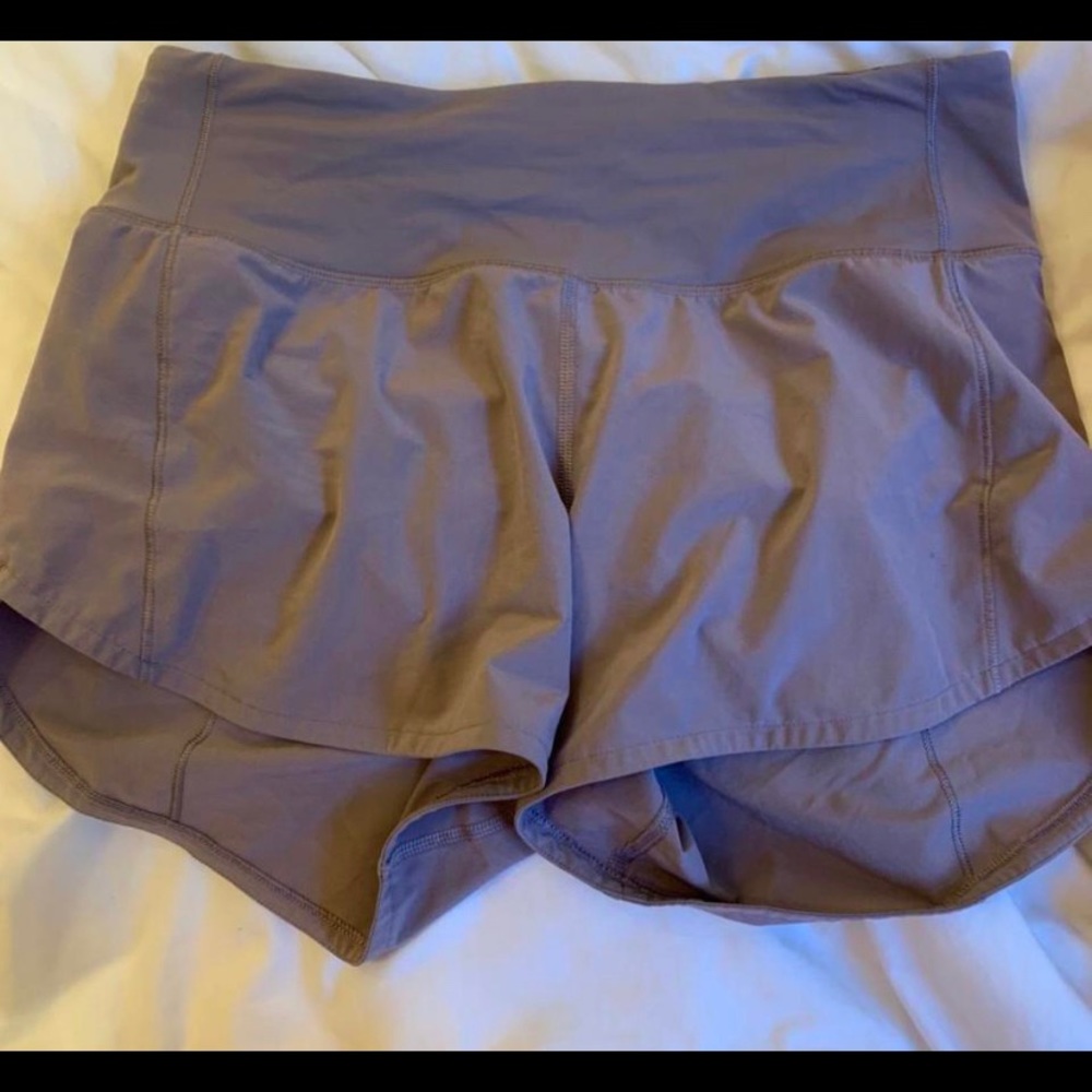 lululemon speed up shorts size 4. 4” inseam
